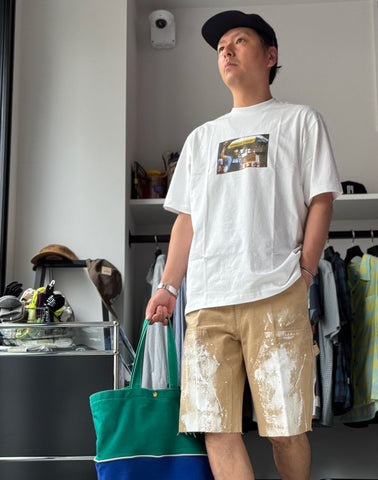 フォトTeeには<br>一癖あるボトムスを