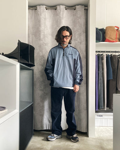 質感で遊ぶ<br>オールネイビーコーデ