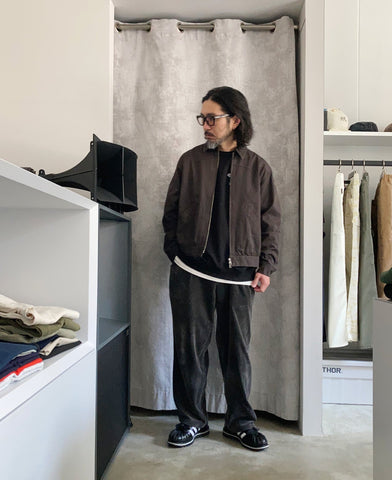 黒の濃淡を使った<br>大人シックコーデ