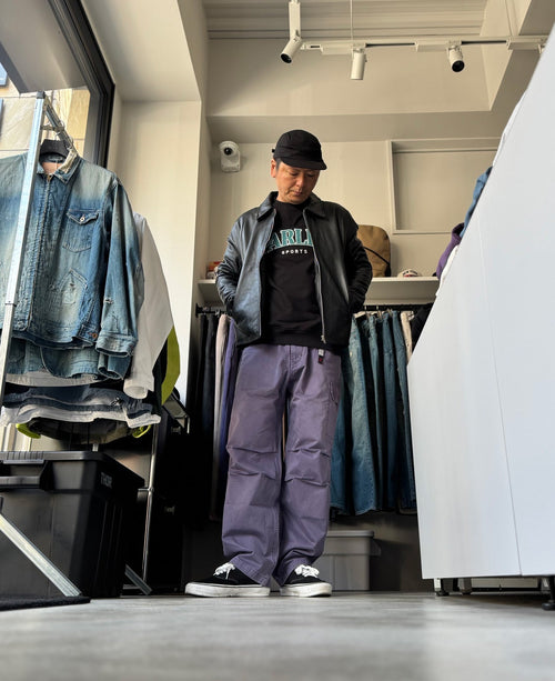 黒の表情を変える<br>質感と色で作る抑揚